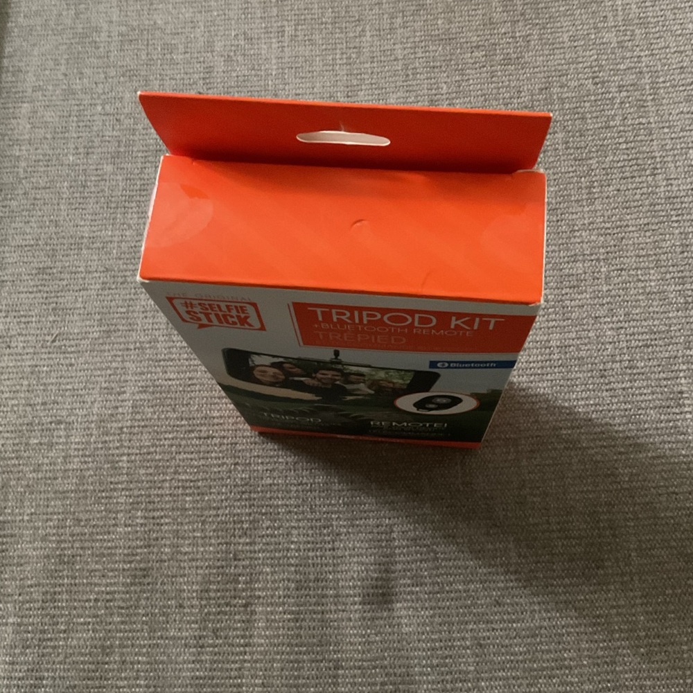 Tripod Kit + Bluetooth Remote NEW - Picture 4 of 4